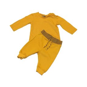 Primark, Aranyszínű együttes (felső, melegítőnadrág)