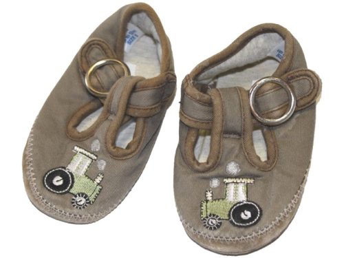 Mothercare, traktoros, puhatalpú cipő