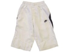 Nike, Oldalt csíkos bermuda