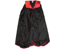 Fries, Vámpír jelmez, köpeny