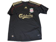 Adidas, Liverpool mez