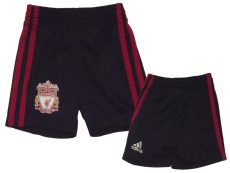 Adidas, Liverpool emblémás rövidnadrág