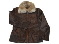 Buffalo, Szőrmés, barna bőrkabát