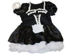 Yummy Bee, Szobalány jelmez fejdísszel